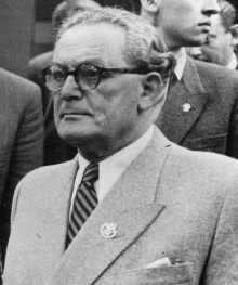President Árpád Szakasits. 